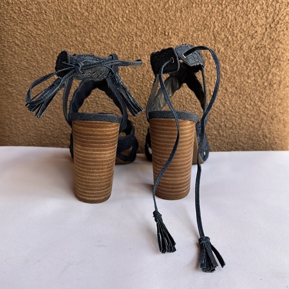 BCBGENERATION size 8 Ledina braided chambray denim cross cross heels w ankle tie - Picture 13 of 13